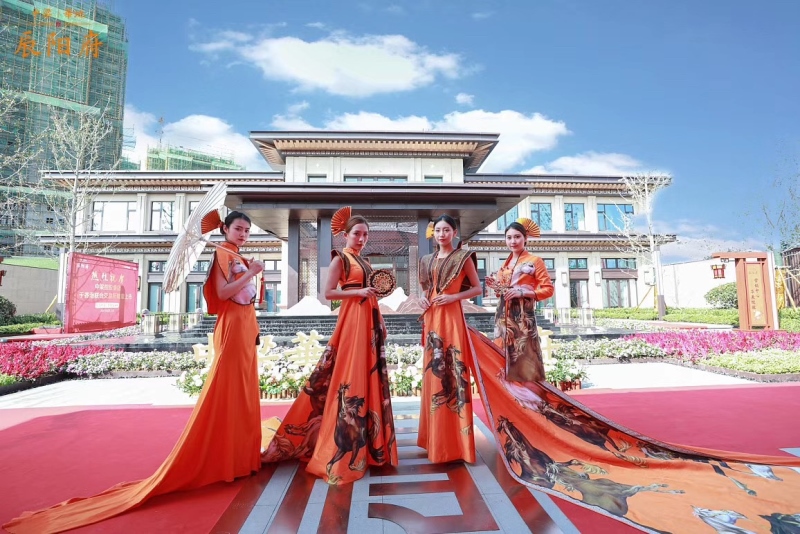 中梁華地·辰陽(yáng)府中式美學(xué)營(yíng)銷(xiāo)中心盛大開(kāi)放！