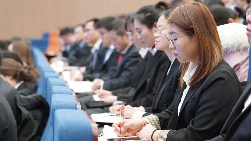 篤行致遠礪初心 賦能提質(zhì)譜新篇——新華高級中學(xué)舉行新學(xué)期全體教職工大會